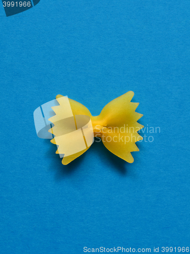 Image of single farfalle pasta