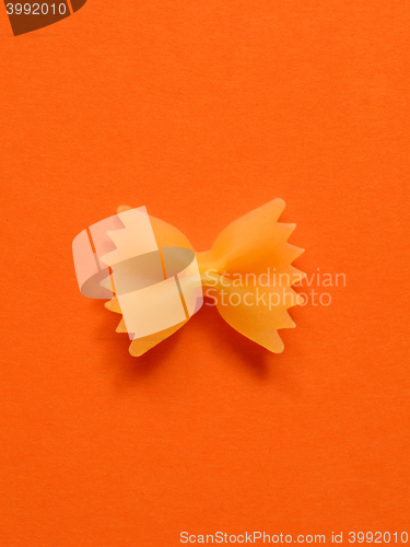 Image of single farfalle pasta