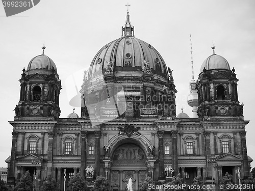 Image of Berliner Dom in Berlin in black and white