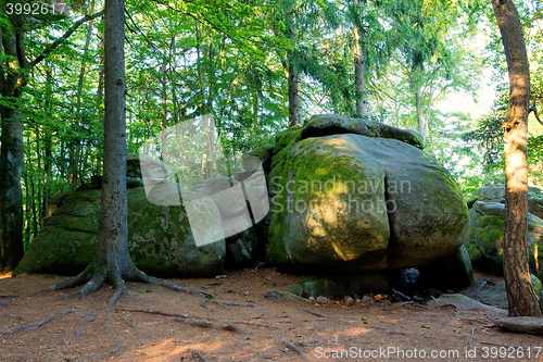 Image of rock formation Devil Ass, Czech Canada