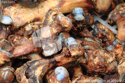 Image of grilled pig bones 