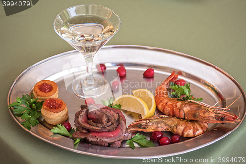 Image of Grilled shrimps and beef meat