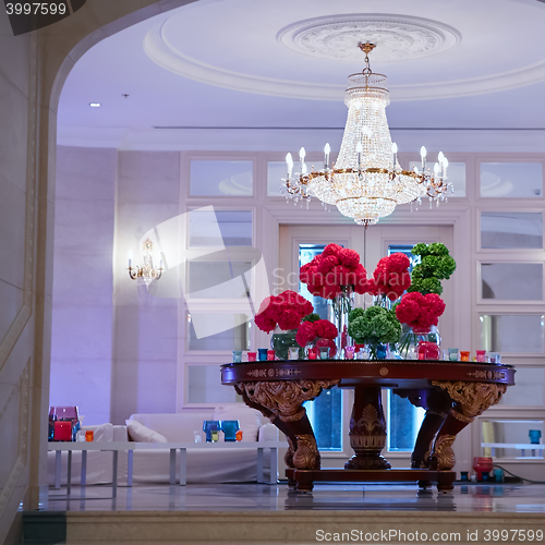 Image of Flower and candle decoration for a wedding