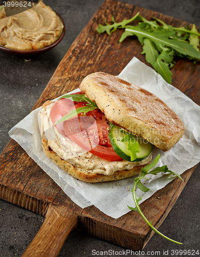 Image of Sandwich with humus and vegetables