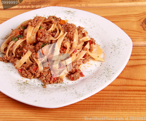 Image of spaghetti with tomato sauce