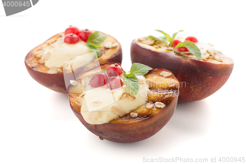 Image of Grilled peaches dessert