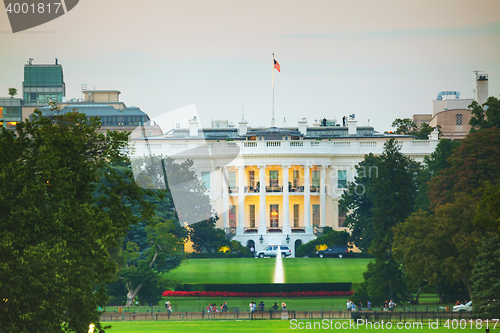 Image of The White House building in Washington, DC