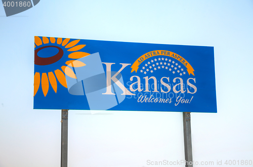 Image of Kansas welcomes you sign