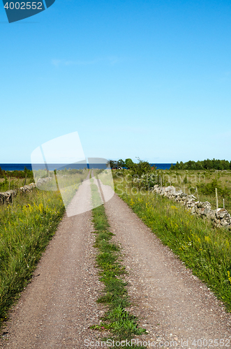 Image of Dirt road to the coast