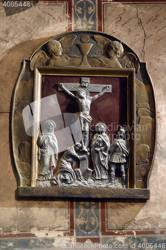 Image of Crucifixion - Jesus dies on the cross