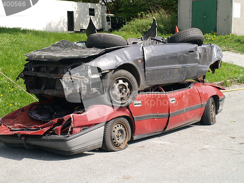 Image of wracked cars