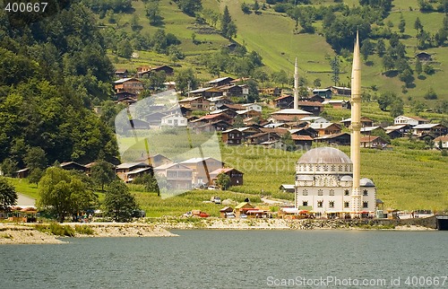 Image of Ozungul Lake