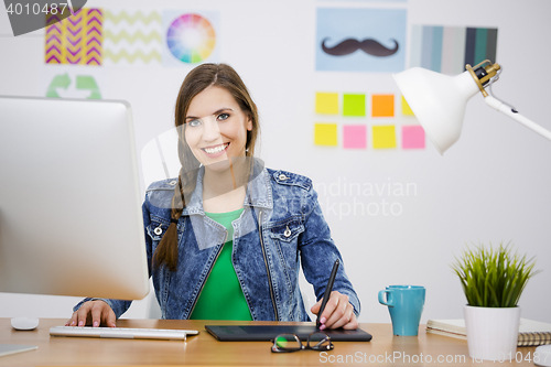 Image of Casual businesswoman 