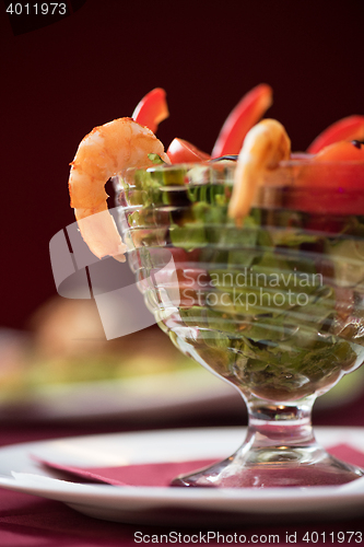 Image of salad with cooked shrimp