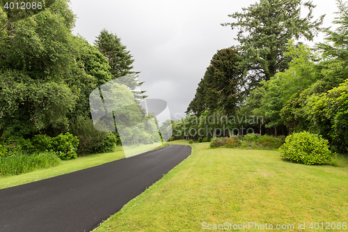 Image of asphalt road at connemara in ireland