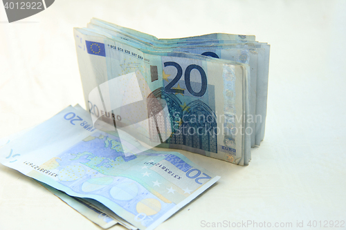 Image of 20 euro banknotes