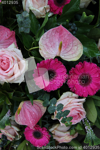 Image of Mixed flower arrangement in pink