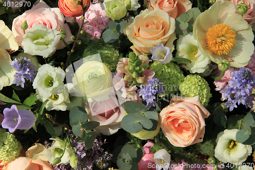 Image of Mixed bridal arrangement