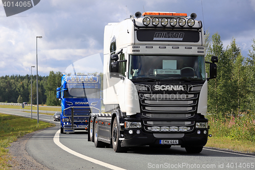 Image of Whte Scania R520 Longline on Motorway Junction 