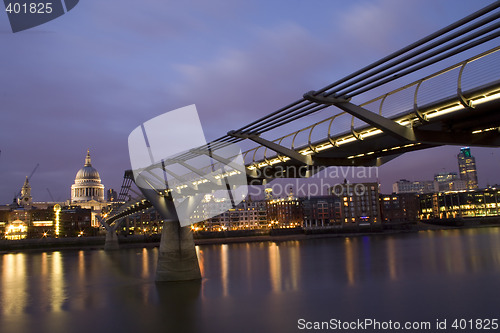 Image of Millenium bridge at night