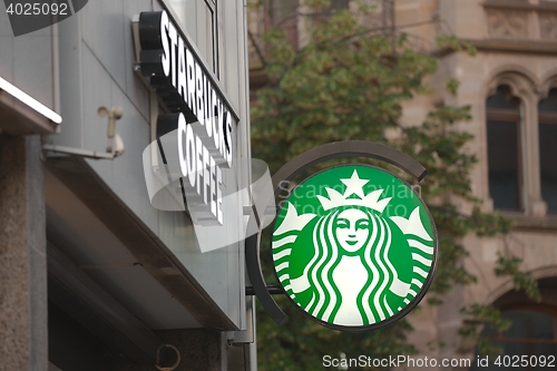 Image of Starbucks cafe front