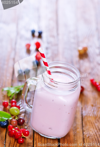 Image of yogurt with berries