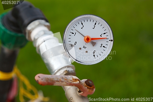Image of Manometer on pipes