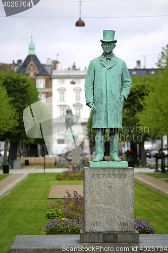 Image of Statue of Carl Frederik Tietgen in Toldbodgade street, Copenhage