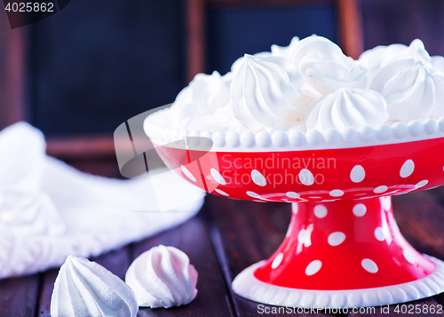Image of mini meringues
