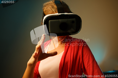 Image of Young woman wear with the VR googles