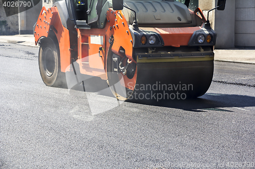 Image of Roller compactor working 