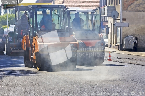 Image of Roller compactor working 