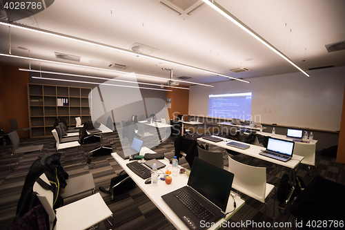 Image of empty it classroom