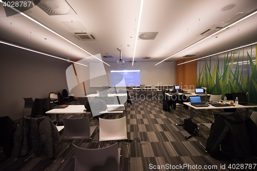 Image of empty it classroom