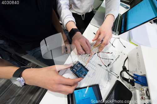 Image of it students in computer science classroom