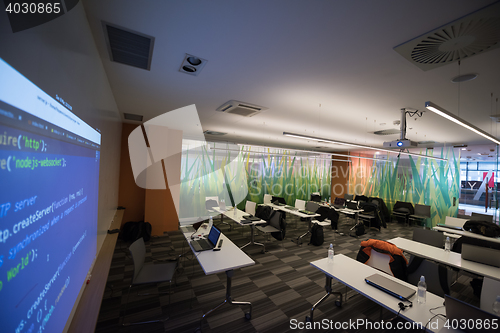 Image of empty it classroom