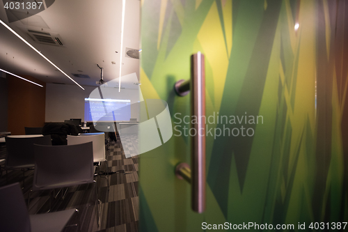 Image of empty it classroom