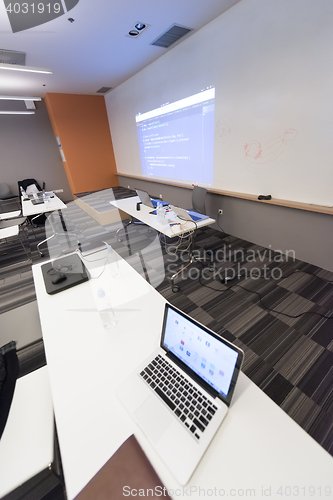 Image of empty it classroom