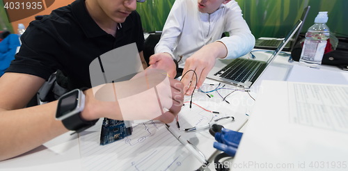 Image of it students in computer science classroom