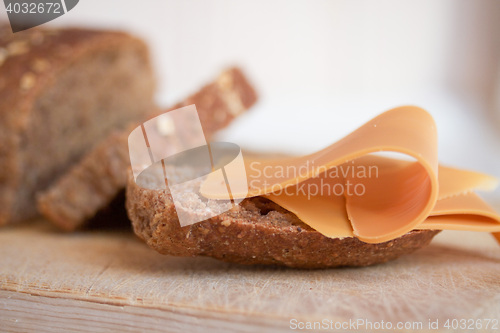 Image of Brødskive med brunost 