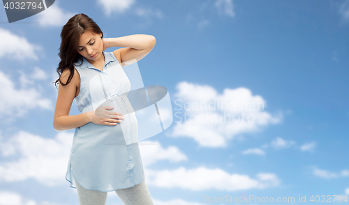 Image of pregnant woman with neckache