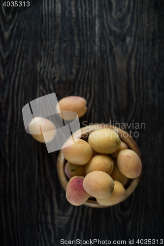 Image of orange fresh apricots