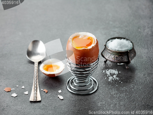 Image of freshly boiled egg