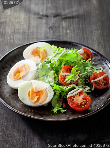 Image of salad with boiled eggs