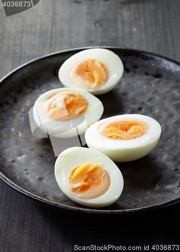 Image of freshly boiled eggs