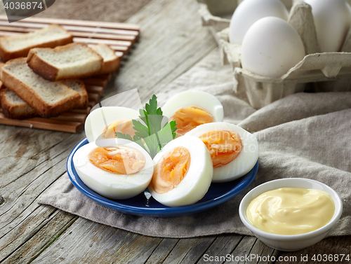 Image of freshly boiled eggs