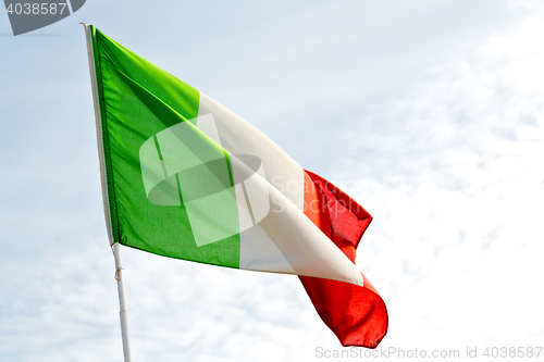 Image of italy   waving in the blue   and wave