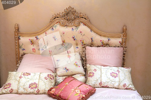 Image of bed and pillows