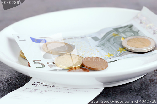 Image of Tip on a restaurant table