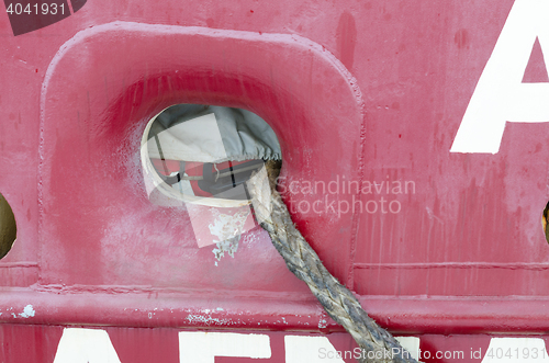 Image of a mooring rope from the boat